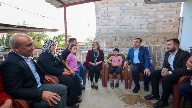 BAŞKAN ŞAHİN, DOĞUŞTAN KULAK YOKLUĞU BULUNAN MİNİK SABRİ’NİN HAYALLERİNE DOKUNDU