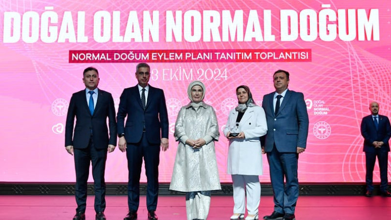 BAKAN MEMİŞOĞLU’NDAN GAZİANTEP’E ANLAMLI PLAKET 