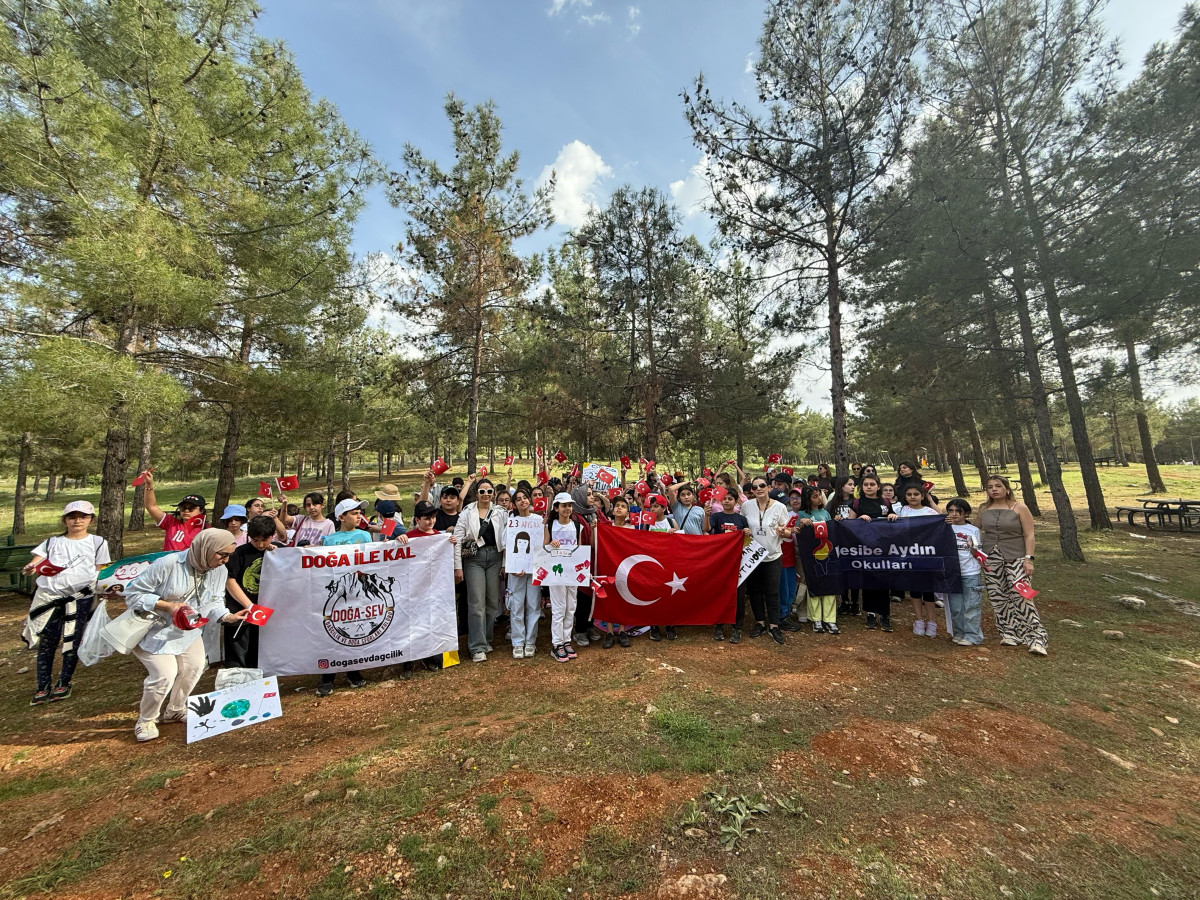 Nesibe Aydın Ortaokulu’ndan 23 Nisan Kutlaması